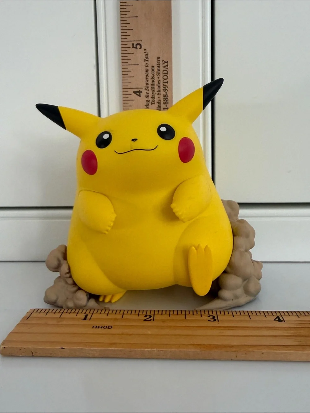 Pokemon Pikachu VMAX Gigantamax figure 2021 3.5